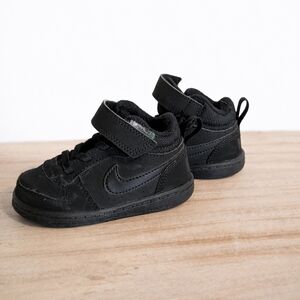 Nike Kids Black Sneakers with Velcro Strap